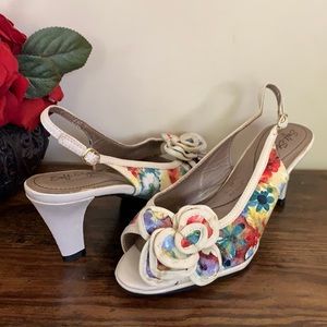 Soft Style Hush Puppies Floral Slingbacks, 7M